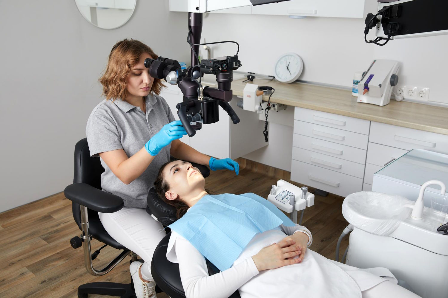Mikroskopowe podejście w stomatologii: nowa era leczenia